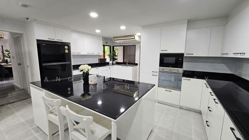 Charan Tower Residences by Aspira, Bangkok, 19 Soi Sukhumvit 43, Khlong Tan Nua, Watthana, Bangkok, 3 Bedrooms, 1,300 sqm, Condo For Rent, by BANGKOK PROPERTY AGENTS, 500495655 - DDproperty.com