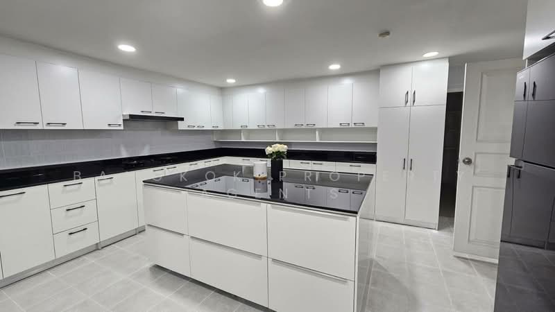 Charan Tower Residences by Aspira, Bangkok, 19 Soi Sukhumvit 43, Khlong Tan Nua, Watthana, Bangkok, 3 Bedrooms, 1,300 sqm, Condo For Rent, by BANGKOK PROPERTY AGENTS, 500495655 - DDproperty.com