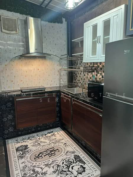 Golden Town Sukhumvit-Bearing Station : โกลเด้น ทาวน์ สุขุมวิท-สถานีรถไฟฟ้าแบริ่ง, สมุทรปราการ, ซอย เทศบาลสำโรงใต้ 6, สำโรง, พระประแดง, สมุทรปราการ, 96 ตร.ม., ทาวน์เฮ้าส์ ให้เช่า, โดย HOME Real Estate Service, 500495672 - DDproperty.com
