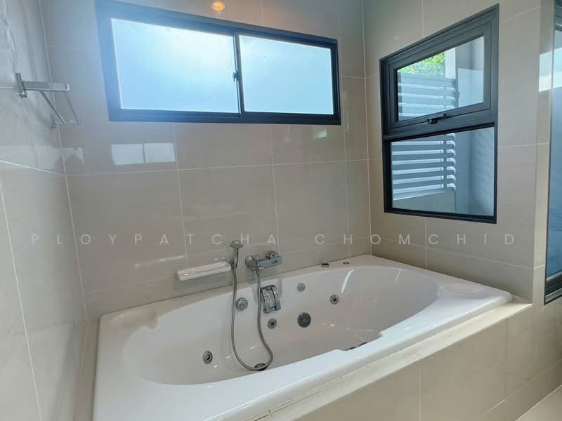 The Palm Pattanakarn, Bangkok, Phatthanakan Road, Suan Luang, Bangkok, 4 Bedrooms, 400 sqm, Single Detached House For Rent, by Ploypatcha Chomchid, 500495716 - DDproperty.com