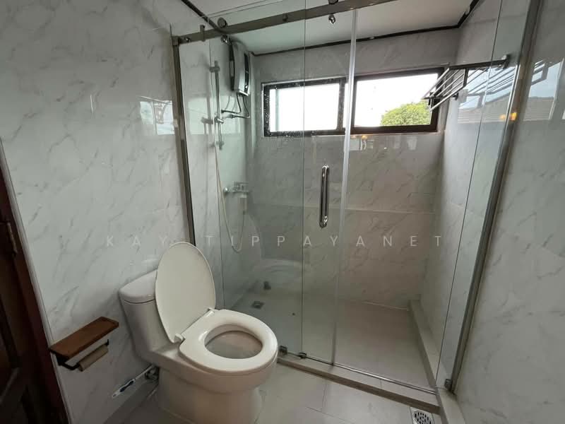 Mooban Panya Village, Bangkok, Suan Luang, Bangkok, 5 Bedrooms, 350 sqm, Single Detached House For Sale, by Kay Tippayanet, 500495755 - DDproperty.com