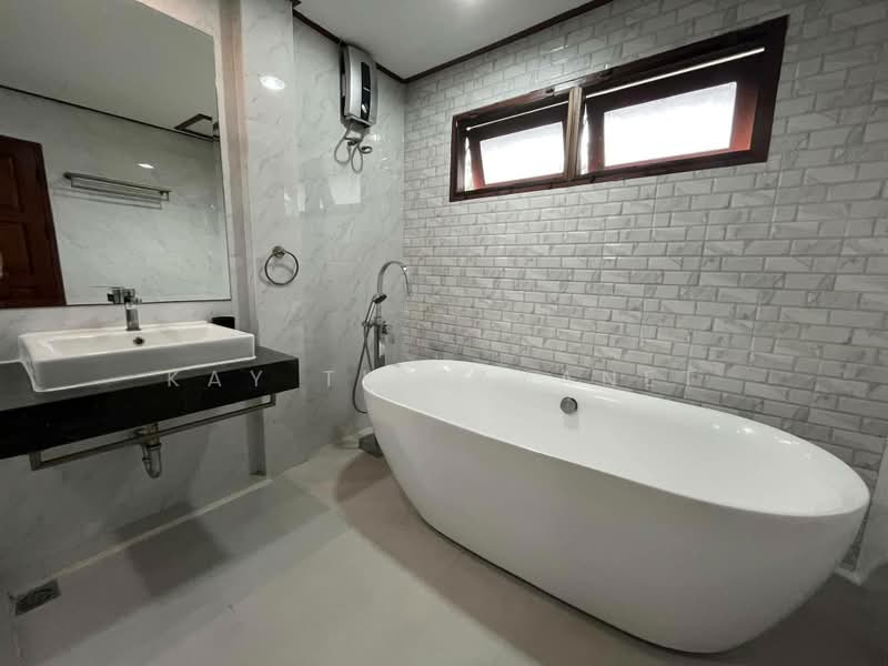 Mooban Panya Village, Bangkok, Suan Luang, Bangkok, 5 Bedrooms, 350 sqm, Single Detached House For Sale, by Kay Tippayanet, 500495755 - DDproperty.com