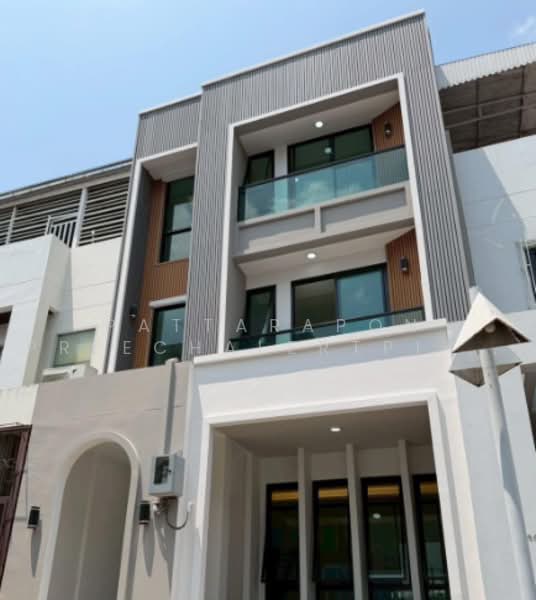 ทาวน์เฮ้าส์ 4-ห้องนอน, กรุงเทพ, บางจาก, พระโขนง, กรุงเทพ, 272 ตร.ม., ทาวน์เฮ้าส์ ขาย, โดย Pattarapon Preechalertpiriya, 500495771 - DDproperty.com
