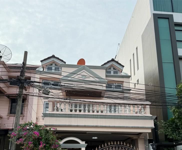 7-BR Townhouse, Bangkok, Bang Klo, Bang Kho Laem, Bangkok, 7 Bedrooms, 350 sqm, Townhouse For Sale, by Nicha Na Lampang, 500495823 - DDproperty.com