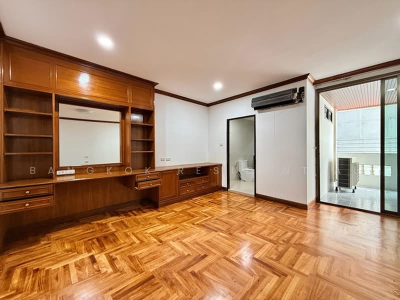 Sriratana Mansion 2, Bangkok, 59 Soi Sukhumvit 23, Khlongtoei Nua, Watthana, Bangkok, 3 Bedrooms, 250 sqm, Apartment For Rent, by Bangkok Residential, 500495828 - DDproperty.com