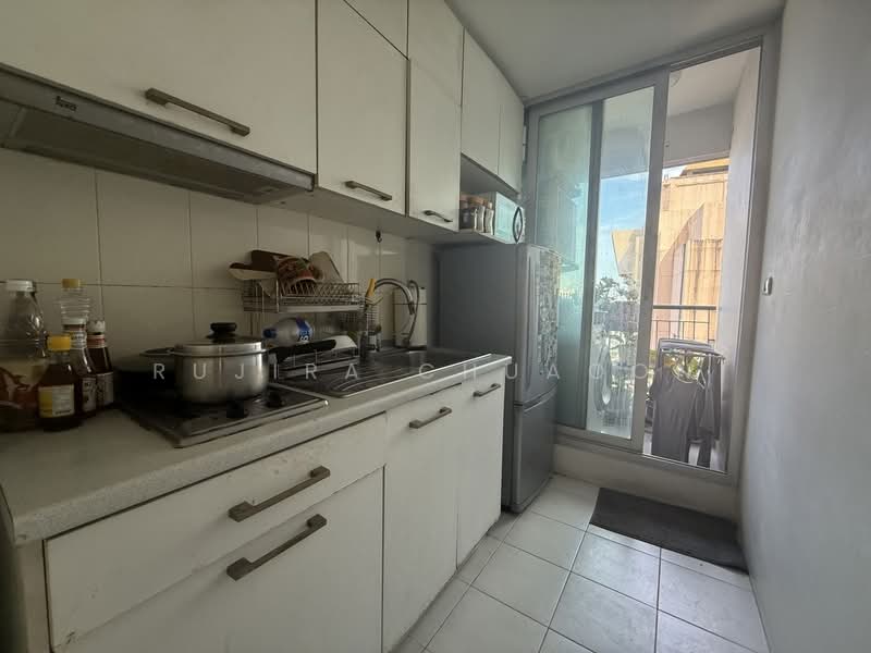 Life @ Ratchada-Suthisan, Bangkok, Ratchadapisek Road, Samsen Nok, Huai Khwang, Bangkok, 2 Bedrooms, 60 sqm, Condo For Sale, by Rujira Chuaoon, 500495851 - DDproperty.com