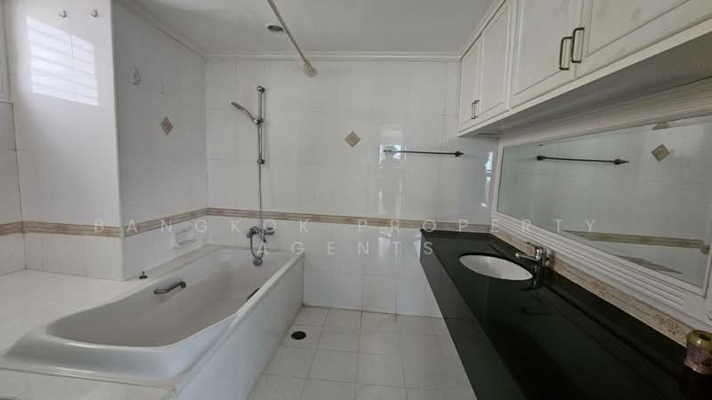 Tai Ping Towers, Bangkok, 582 Soi Sukhumvit 63, Khlong Tan Nua, Watthana, Bangkok, 4 Bedrooms, 252 sqm, Condo For Rent, by BANGKOK PROPERTY AGENTS, 500495900 - DDproperty.com