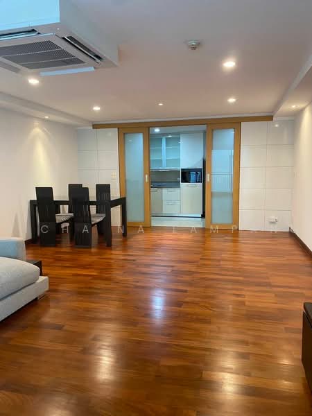 Urbana Sukhumvit 15, Bangkok, Soi Sukhumvit 15, Khlongtoei Nua, Watthana, Bangkok, 2 Bedrooms, 110 sqm, Condo For Sale, by Nicha Na Lampang, 500495914 - DDproperty.com