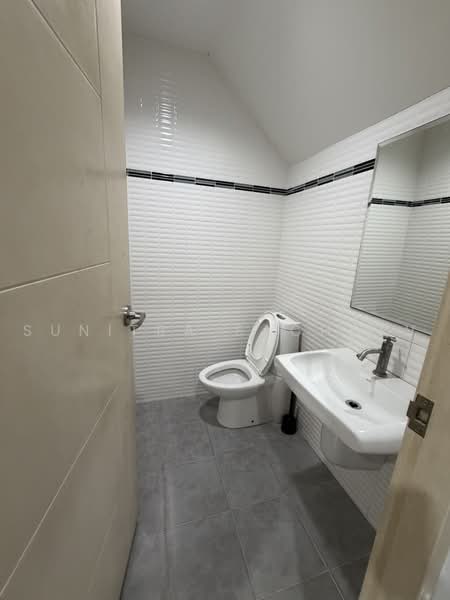 The Exclusive Pattanakarn 44, Bangkok, Soi Phatthanakan 44, Phatthanakan Road, Suan Luang, Bangkok, 3 Bedrooms, 160 sqm, Townhouse For Rent, by Sunitra Sachdev, 500495921 - DDproperty.com