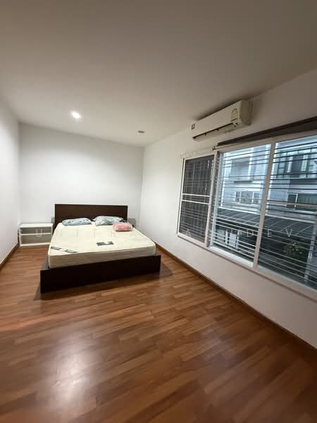 The Exclusive Pattanakarn 44, Bangkok, Soi Phatthanakan 44, Phatthanakan Road, Suan Luang, Bangkok, 3 Bedrooms, 160 sqm, Townhouse For Rent, by Sunitra Sachdev, 500495921 - DDproperty.com