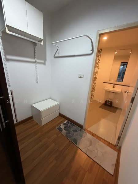 The Exclusive Pattanakarn 44, Bangkok, Soi Phatthanakan 44, Phatthanakan Road, Suan Luang, Bangkok, 3 Bedrooms, 160 sqm, Townhouse For Rent, by Sunitra Sachdev, 500495921 - DDproperty.com