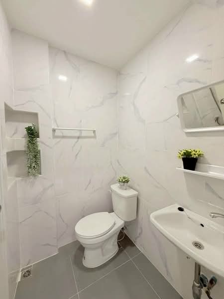 Poonsin Thani 1, Bangkok, Khlong Song Ton Nun, Lat Krabang, Bangkok, 3 Bedrooms, 100 sqm, Townhouse For Sale, by NR AGENT, 500495977 - DDproperty.com