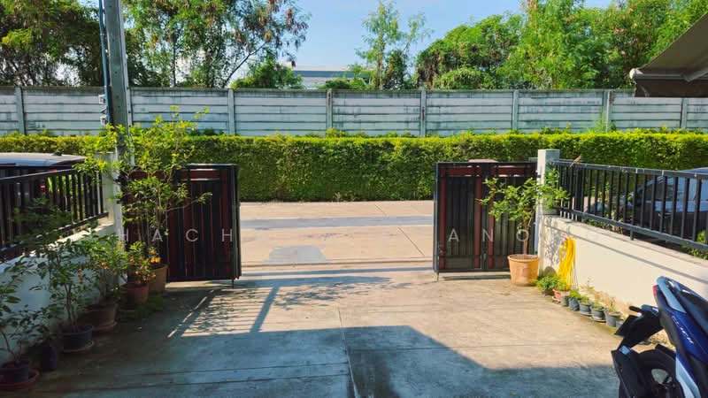 undefined, Bangkok, Khlong Song Ton Nun, Lat Krabang, Bangkok, 4 Bedrooms, 248 sqm, Townhouse For Sale, by Thachaya Buanong, 500495984 - DDproperty.com
