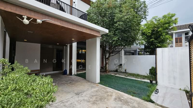 Townhouse in Ekkamai 12, Bangkok, Khlong Tan Nua, Watthana, Bangkok, 2 Bedrooms, 176 sqm, Townhouse For Rent, by BANGKOK PROPERTY AGENTS, 500495991 - DDproperty.com