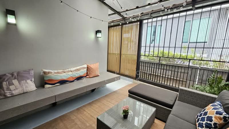 Townhouse in Ekkamai 12, Bangkok, Khlong Tan Nua, Watthana, Bangkok, 2 Bedrooms, 176 sqm, Townhouse For Rent, by BANGKOK PROPERTY AGENTS, 500495991 - DDproperty.com