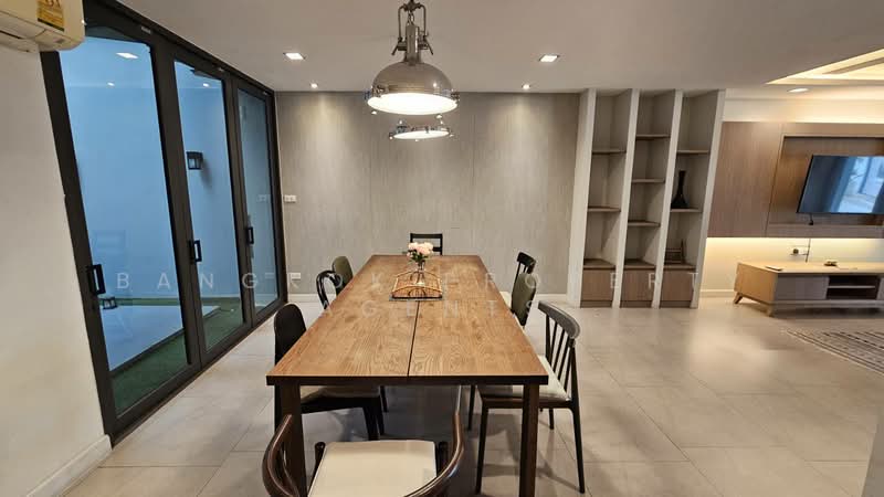 Townhouse in Ekkamai 12, Bangkok, Khlong Tan Nua, Watthana, Bangkok, 2 Bedrooms, 176 sqm, Townhouse For Rent, by BANGKOK PROPERTY AGENTS, 500495991 - DDproperty.com