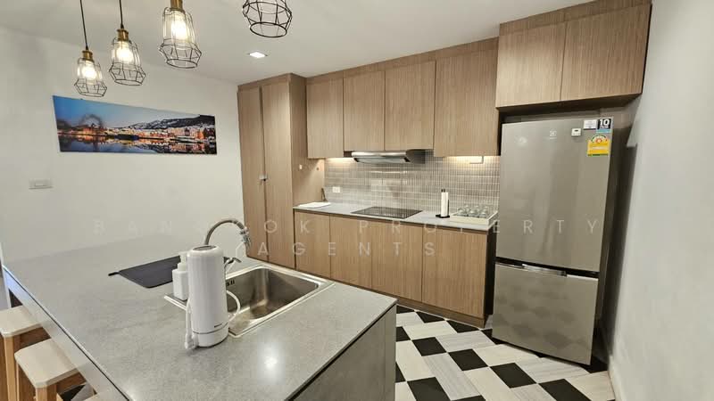 Townhouse in Ekkamai 12, Bangkok, Khlong Tan Nua, Watthana, Bangkok, 2 Bedrooms, 176 sqm, Townhouse For Rent, by BANGKOK PROPERTY AGENTS, 500495991 - DDproperty.com