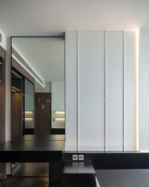 The Esse Sukhumvit 36, Bangkok, Soi Sukhumvit 36, Sukhumvit Road, Phra Kanong, Khlong Toei, Bangkok, 3 Bedrooms, 126 sqm, Condo For Rent, by Thachaya Buanong, 500496012 - DDproperty.com