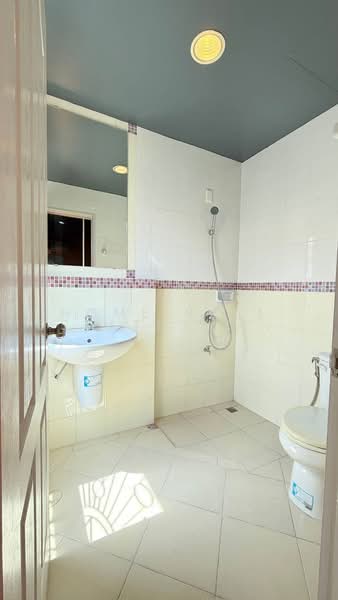 Baan Klang Muang The Royal Monaco Srinakarin-Pattanakarn, Bangkok, Rama 9 Road, Soi 43, Suan Luang, Bangkok, 3 Bedrooms, 200 sqm, Townhouse For Sale, by HOME Real Estate Service, 500496102 - DDproperty.com