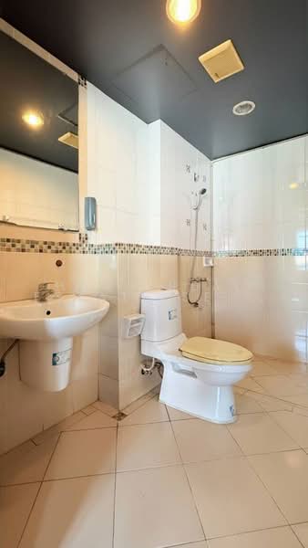 Baan Klang Muang The Royal Monaco Srinakarin-Pattanakarn, Bangkok, Rama 9 Road, Soi 43, Suan Luang, Bangkok, 3 Bedrooms, 200 sqm, Townhouse For Sale, by HOME Real Estate Service, 500496102 - DDproperty.com
