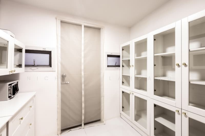 10-BR Townhouse, Bangkok, Silom, Bang Rak, Bangkok, 10+ Bedrooms, 400 sqm, Townhouse For Sale, by Nicha Na Lampang, 500496183 - DDproperty.com