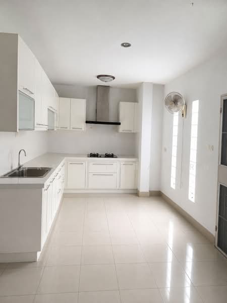 Mu Ban Chom Phloen Ville Rd, Bangkok, Bang Kae Nua, Bang Khae, Bangkok, 4 Bedrooms, 250 sqm, Single Detached House For Rent, by Airada Parasarn, 500496222 - DDproperty.com