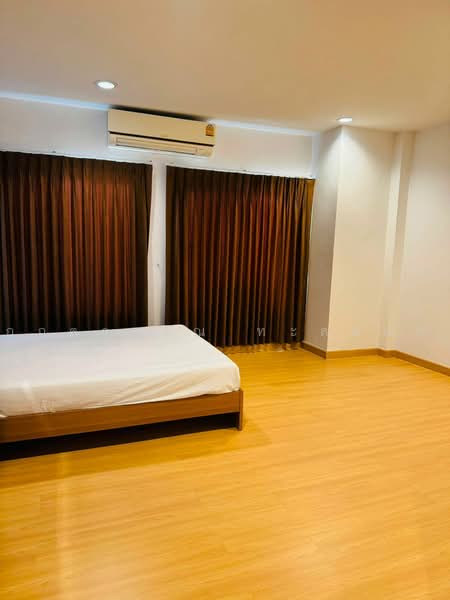Baan Klang Muang Urbanion Kaset - Nawamin 2, Bangkok, Lat Pla Khao Road, Anusaowari, Bang Khen, Bangkok, 3 Bedrooms, 170 sqm, Townhouse For Sale, by กฤตวรรณ ทะลอมคำ, 500496280 - DDproperty.com