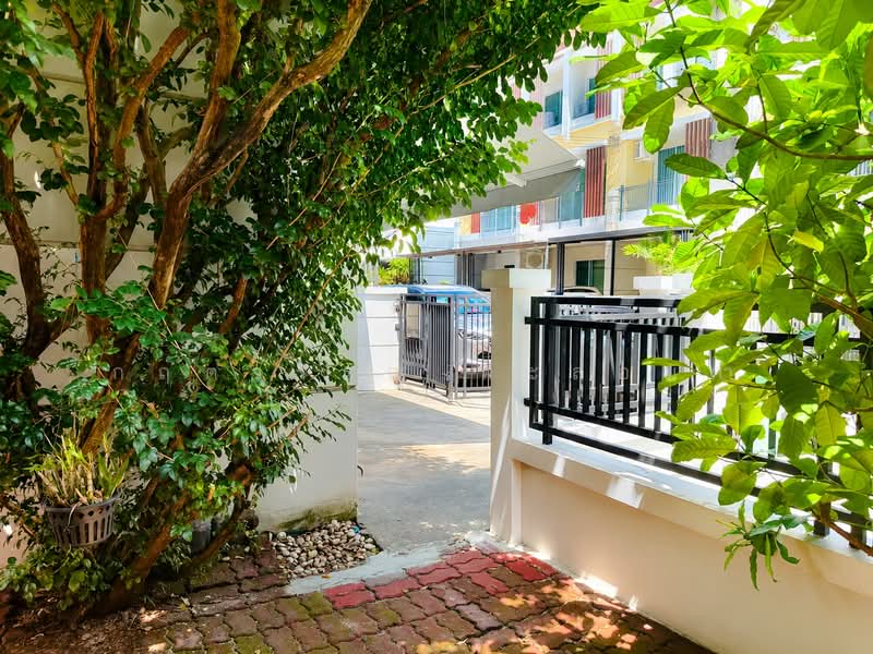 Baan Klang Muang Urbanion Kaset - Nawamin 2, Bangkok, Lat Pla Khao Road, Anusaowari, Bang Khen, Bangkok, 3 Bedrooms, 170 sqm, Townhouse For Sale, by กฤตวรรณ ทะลอมคำ, 500496280 - DDproperty.com