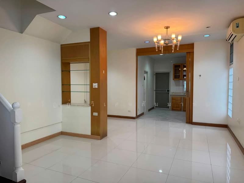 Baan Klang Krung Sathorn-Narathiwas, Bangkok, 599 Nonsi Road, Chong Nonsi, Yan Nawa, Bangkok, 4 Bedrooms, 320 sqm, Townhouse For Rent, by ทศวัฏฏ์ วิเศษสัมมาพันธ์, 500496281 - DDproperty.com