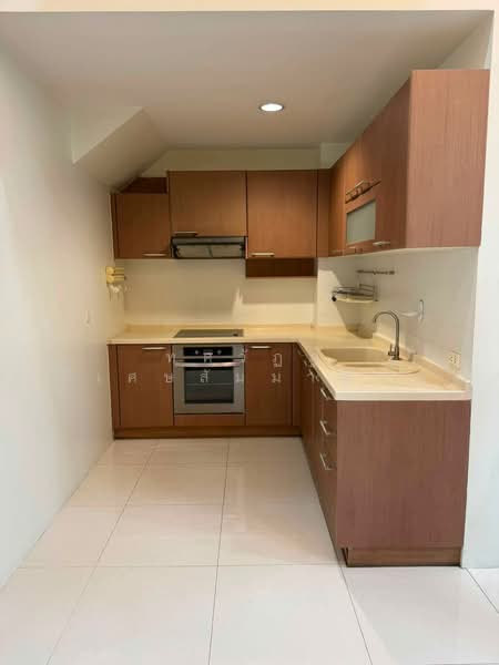 Baan Klang Krung Sathorn-Narathiwas, Bangkok, 599 Nonsi Road, Chong Nonsi, Yan Nawa, Bangkok, 4 Bedrooms, 320 sqm, Townhouse For Rent, by ทศวัฏฏ์ วิเศษสัมมาพันธ์, 500496281 - DDproperty.com