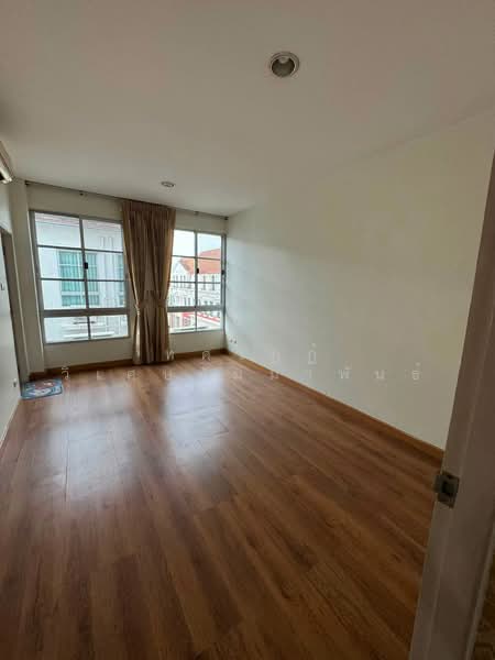Baan Klang Krung Sathorn-Narathiwas, Bangkok, 599 Nonsi Road, Chong Nonsi, Yan Nawa, Bangkok, 4 Bedrooms, 320 sqm, Townhouse For Rent, by ทศวัฏฏ์ วิเศษสัมมาพันธ์, 500496281 - DDproperty.com