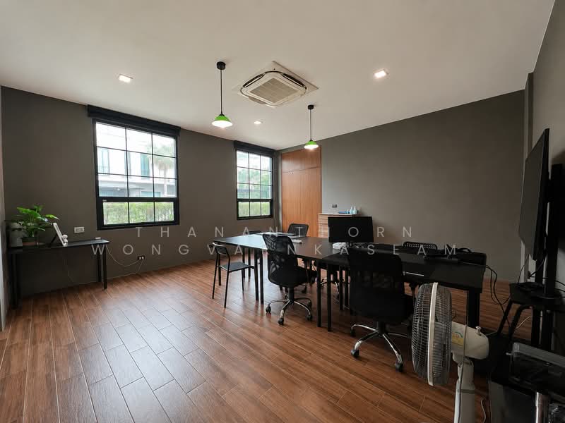 Patio Ratchayothin, Bangkok, Phahonyothin 32, Chan Kasem, Chatuchak, Bangkok, 3 Bedrooms, 263 sqm, Townhouse For Sale, by Thananthorn Wongvarnkaseam, 500496285 - DDproperty.com