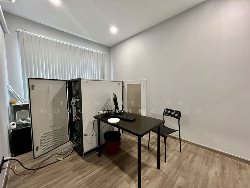 Patio Ratchayothin, Bangkok, Phahonyothin 32, Chan Kasem, Chatuchak, Bangkok, 3 Bedrooms, 263 sqm, Townhouse For Sale, by Thananthorn Wongvarnkaseam, 500496285 - DDproperty.com