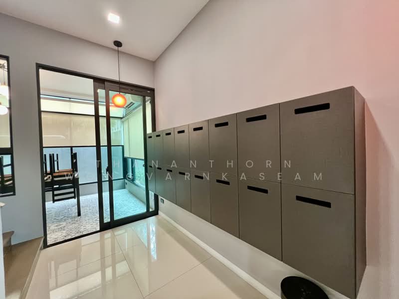 Patio Ratchayothin, Bangkok, Phahonyothin 32, Chan Kasem, Chatuchak, Bangkok, 3 Bedrooms, 263 sqm, Townhouse For Sale, by Thananthorn Wongvarnkaseam, 500496285 - DDproperty.com