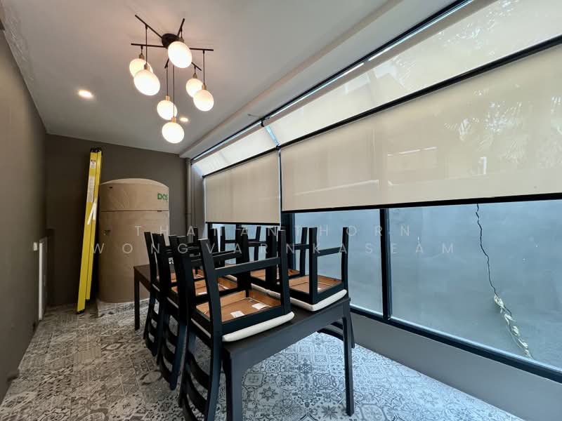 Patio Ratchayothin, Bangkok, Phahonyothin 32, Chan Kasem, Chatuchak, Bangkok, 3 Bedrooms, 263 sqm, Townhouse For Sale, by Thananthorn Wongvarnkaseam, 500496285 - DDproperty.com