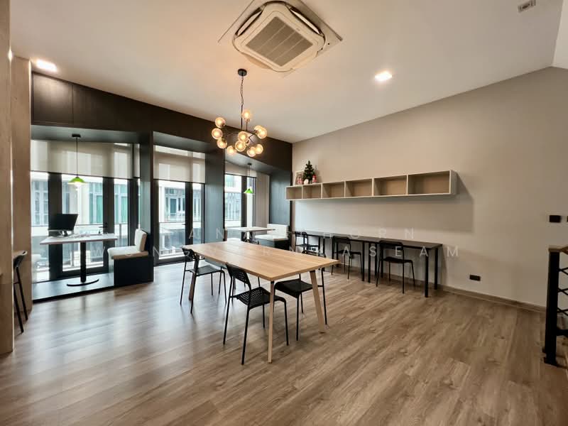 Patio Ratchayothin, Bangkok, Phahonyothin 32, Chan Kasem, Chatuchak, Bangkok, 3 Bedrooms, 263 sqm, Townhouse For Sale, by Thananthorn Wongvarnkaseam, 500496285 - DDproperty.com
