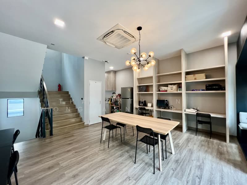 Patio Ratchayothin, Bangkok, Phahonyothin 32, Chan Kasem, Chatuchak, Bangkok, 3 Bedrooms, 263 sqm, Townhouse For Sale, by Thananthorn Wongvarnkaseam, 500496285 - DDproperty.com