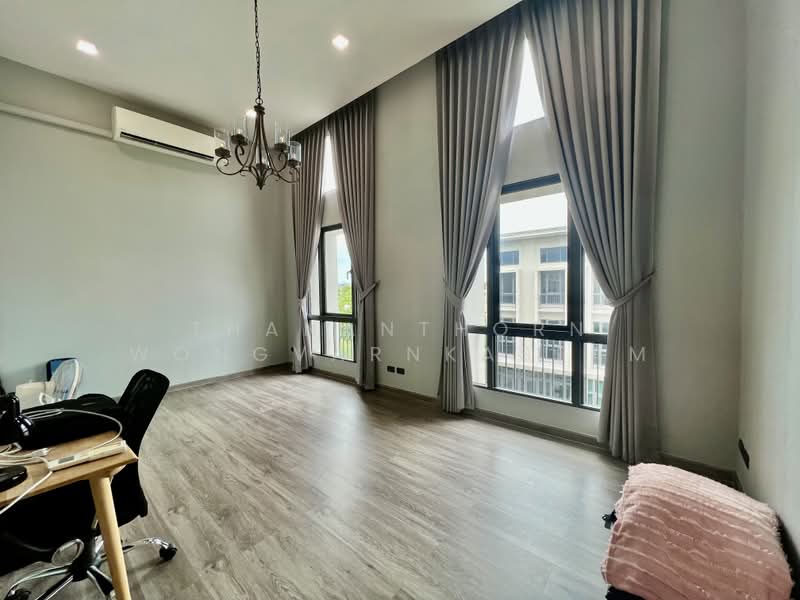 Patio Ratchayothin, Bangkok, Phahonyothin 32, Chan Kasem, Chatuchak, Bangkok, 3 Bedrooms, 263 sqm, Townhouse For Sale, by Thananthorn Wongvarnkaseam, 500496285 - DDproperty.com
