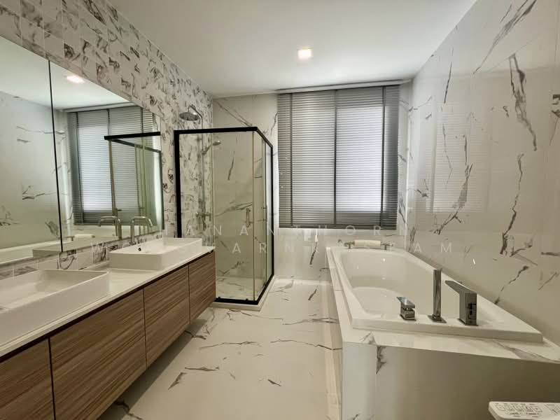Patio Ratchayothin, Bangkok, Phahonyothin 32, Chan Kasem, Chatuchak, Bangkok, 3 Bedrooms, 263 sqm, Townhouse For Sale, by Thananthorn Wongvarnkaseam, 500496285 - DDproperty.com