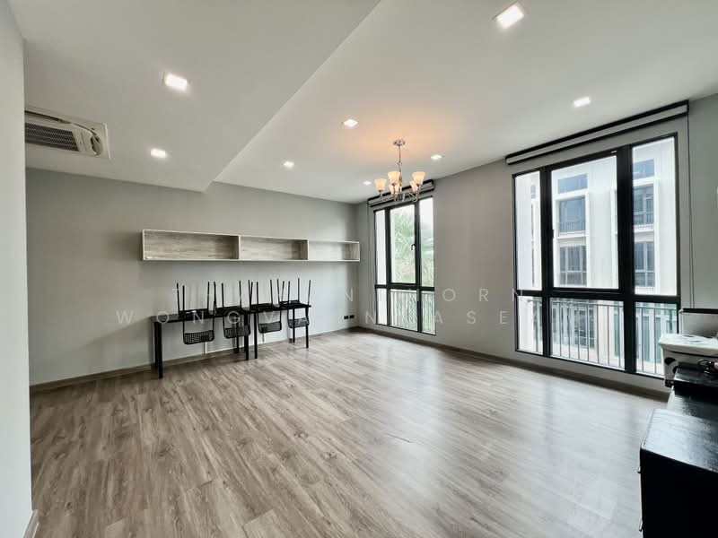 Patio Ratchayothin, Bangkok, Phahonyothin 32, Chan Kasem, Chatuchak, Bangkok, 3 Bedrooms, 263 sqm, Townhouse For Sale, by Thananthorn Wongvarnkaseam, 500496285 - DDproperty.com