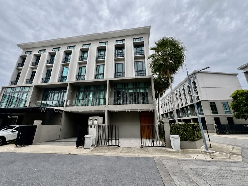 Patio Ratchayothin, Bangkok, Phahonyothin 32, Chan Kasem, Chatuchak, Bangkok, 3 Bedrooms, 263 sqm, Townhouse For Sale, by Thananthorn Wongvarnkaseam, 500496285 - DDproperty.com