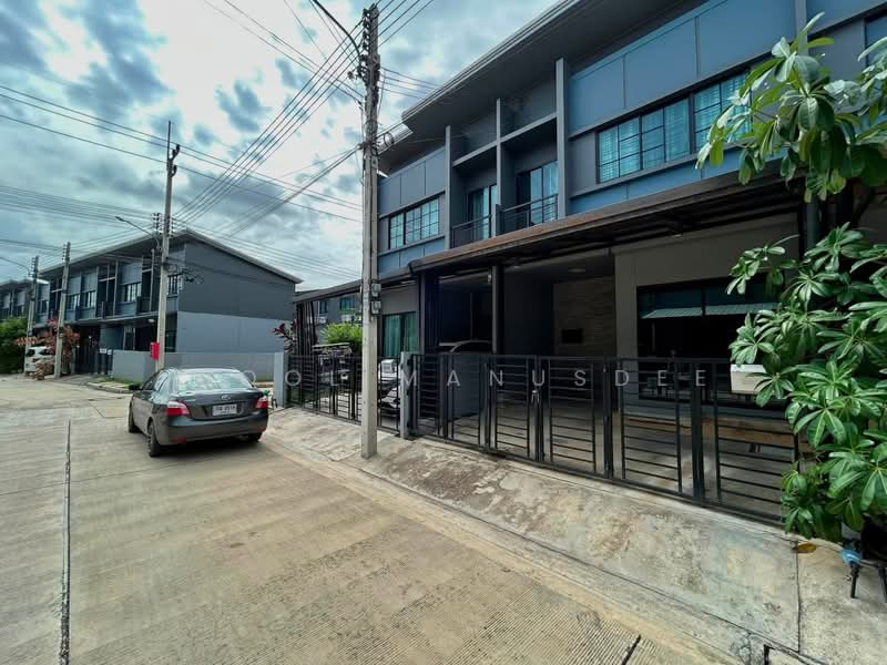 Siri Place Rangsit : สิริ เพลส รังสิต, ปทุมธานี, ถนนรังสิต-ปทุมธานี, บ้านกลาง, เมืองปทุมธานี, ปทุมธานี, 110 ตร.ม., ทาวน์เฮ้าส์ ขาย, โดย Adool Manusdee, 500496294 - DDproperty.com