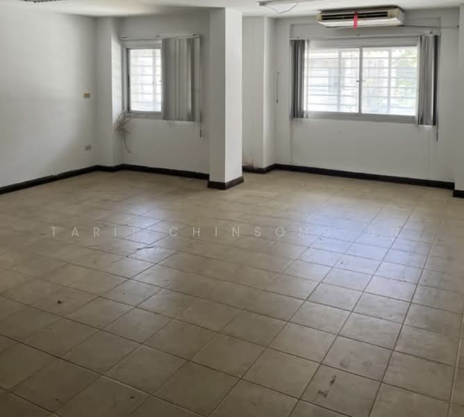 3-BR Townhouse, Bangkok, Phlapphla, Wang Thonglang, Bangkok, 3 Bedrooms, 263 sqm, Townhouse For Sale, by Tarit Chinsomboon, 500496344 - DDproperty.com
