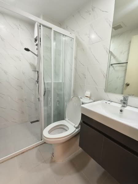Atmoz Ratchada-Huaikwang, Bangkok, Saha Kan Pramun Alley, Wang Thonglang, Bangkok, 2 Bedrooms, 35 sqm, Condo For Rent, by Tittayaporn Kim (Jenny), 500496488 - DDproperty.com
