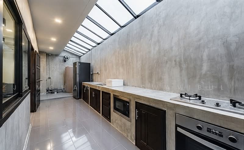 Townhouse Sathorn soi 9, กรุงเทพ, ยานนาวา, สาทร, กรุงเทพ, 450 ตร.ม., ทาวน์เฮ้าส์ ขาย, โดย Jomchanok Aswavibul, 500496605 - DDproperty.com
