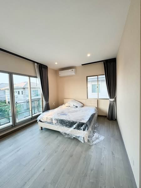 The Palm Krungthep Kreetha-Wongwaen, Bangkok, 29 Krungthep Kreetha Road, Saphan Sung, Bangkok, 4 Bedrooms, 308 sqm, Single Detached House For Rent, by Connex Property, 500496659 - DDproperty.com