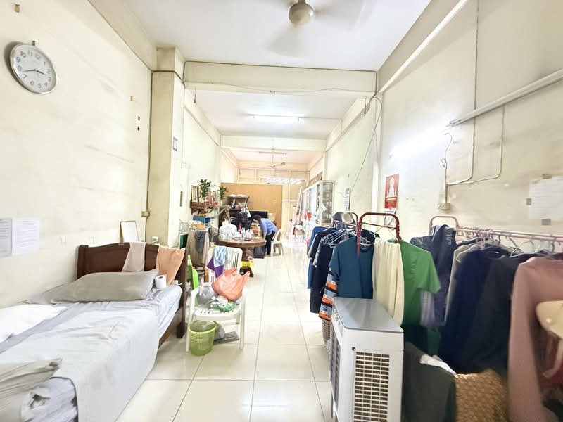 4-Storey Commercial Building for Sale on Ratchaphruek Road, Taling Chan – 25 sq.wah, 288 sq.m, Bangkok, ราชพฤกษ์, Taling Chan, Bangkok, 5 Bedrooms, 288 sqm, Townhouse For Sale, by นายมานพ วุฒฒเจริญ, 500496666 - DDproperty.com