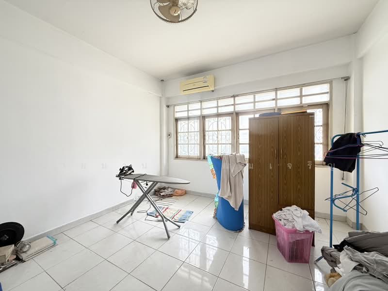4-Storey Commercial Building for Sale on Ratchaphruek Road, Taling Chan – 25 sq.wah, 288 sq.m, Bangkok, ราชพฤกษ์, Taling Chan, Bangkok, 5 Bedrooms, 288 sqm, Townhouse For Sale, by นายมานพ วุฒฒเจริญ, 500496666 - DDproperty.com