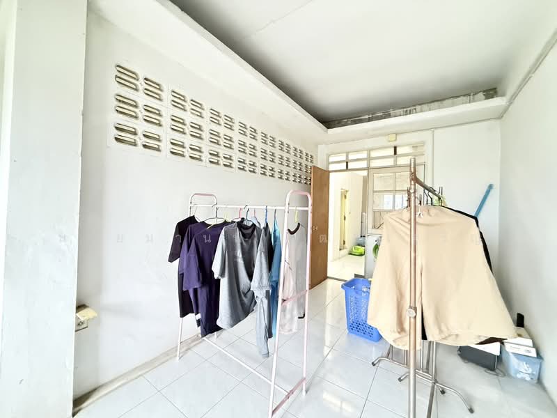 4-Storey Commercial Building for Sale on Ratchaphruek Road, Taling Chan – 25 sq.wah, 288 sq.m, Bangkok, ราชพฤกษ์, Taling Chan, Bangkok, 5 Bedrooms, 288 sqm, Townhouse For Sale, by นายมานพ วุฒฒเจริญ, 500496666 - DDproperty.com
