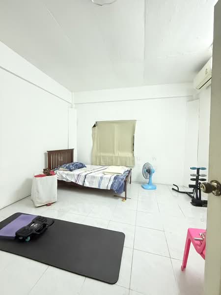 4-Storey Commercial Building for Sale on Ratchaphruek Road, Taling Chan – 25 sq.wah, 288 sq.m, Bangkok, ราชพฤกษ์, Taling Chan, Bangkok, 5 Bedrooms, 288 sqm, Townhouse For Sale, by นายมานพ วุฒฒเจริญ, 500496666 - DDproperty.com